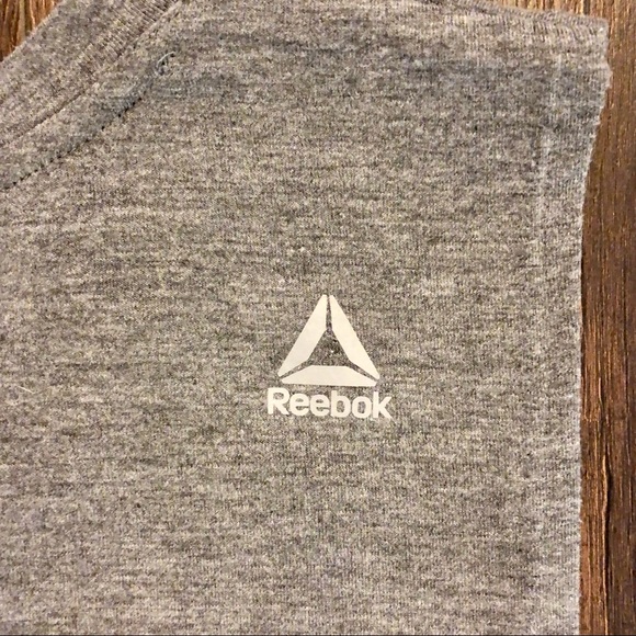 Reebok Women’s Gray Athletic Workout Tank Top With Large / Drop Armholes Size L - Picture 4 of 10